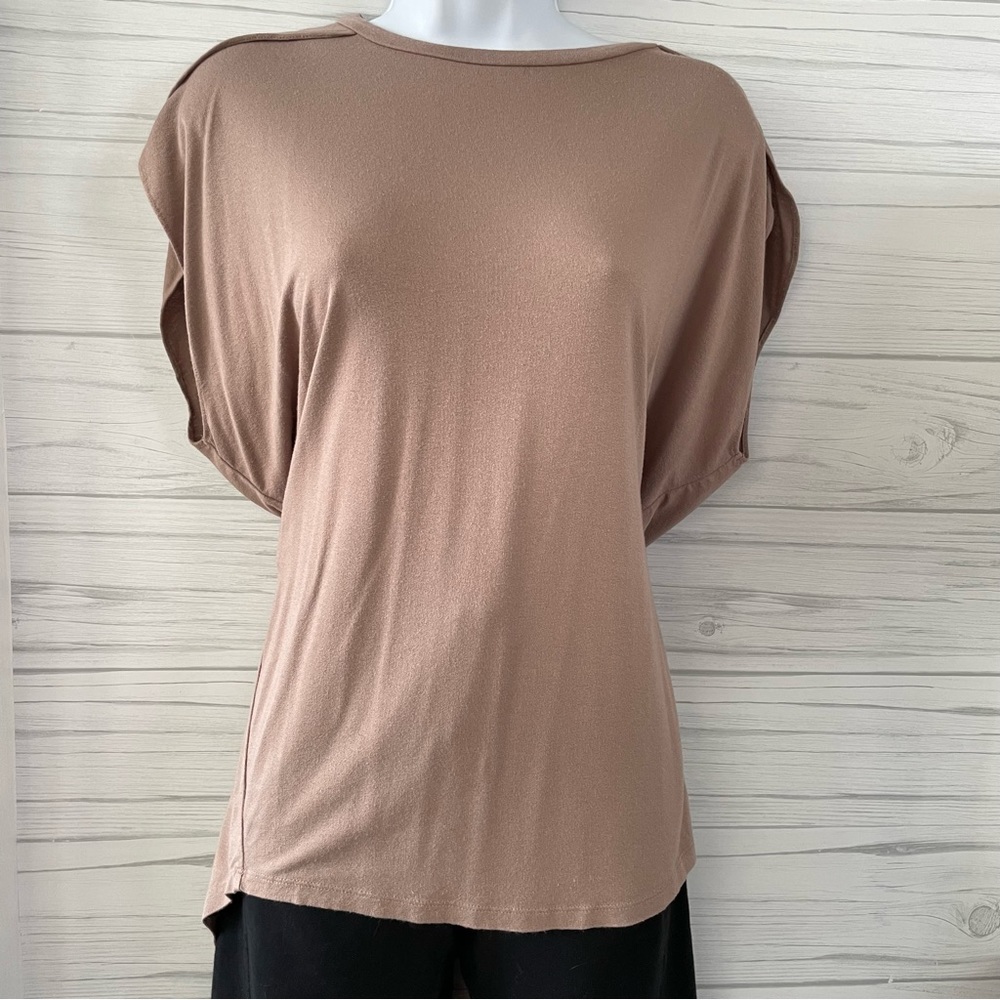 Double Zero-Taupe Boxy cut Sleeveless, high-low blouse. Oversized fit.